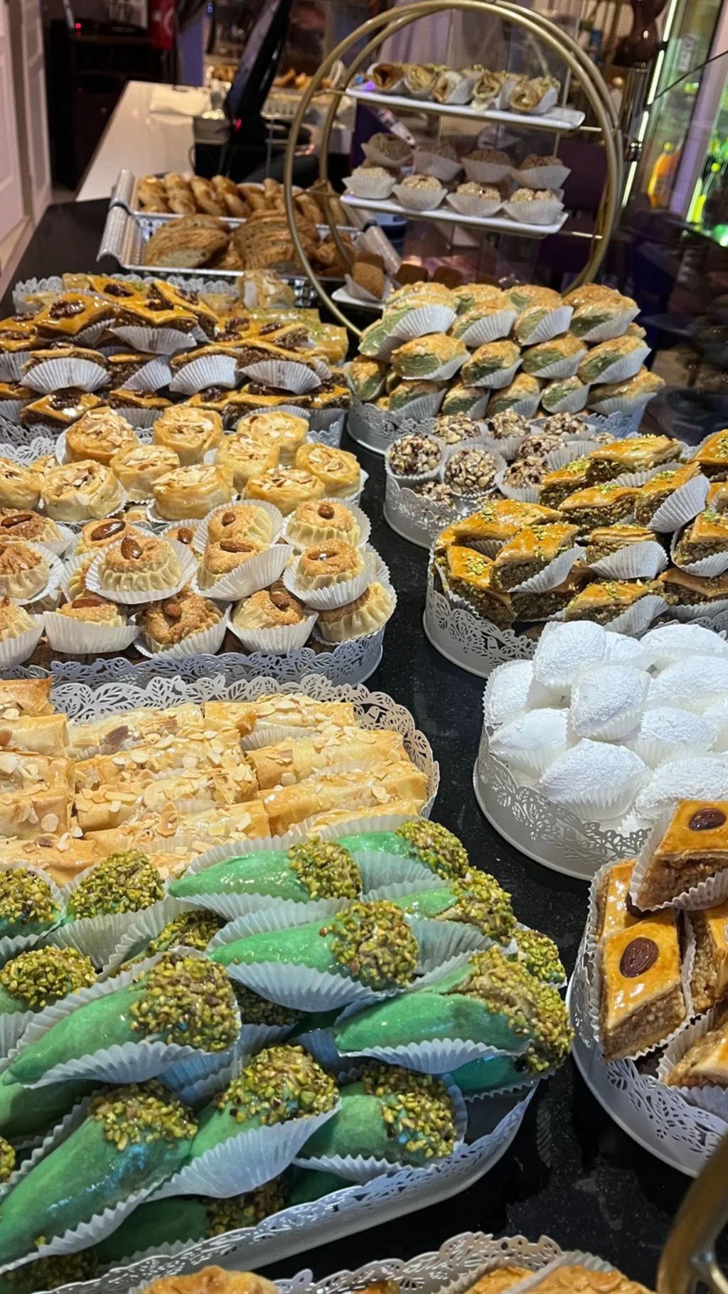 Pâtisseries orientales — La Table Fleurie Montreuil