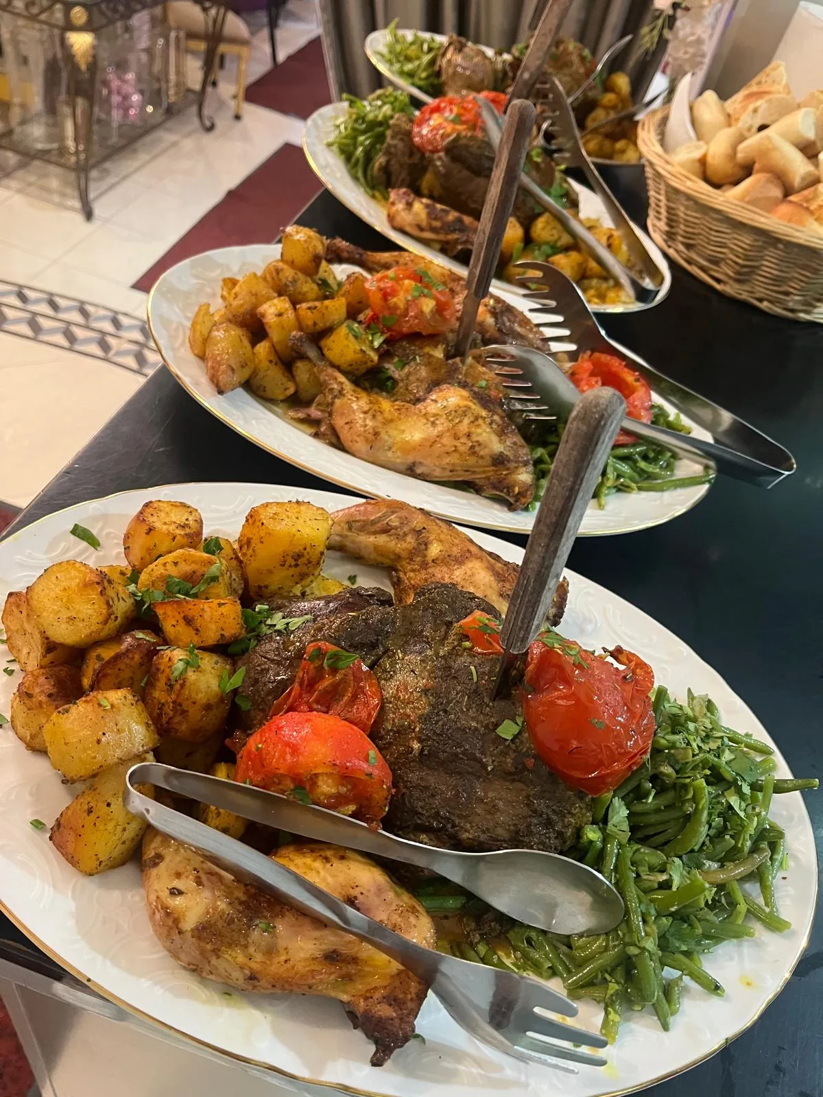 Traiteur & gastronomie — La Table Fleurie Montreuil