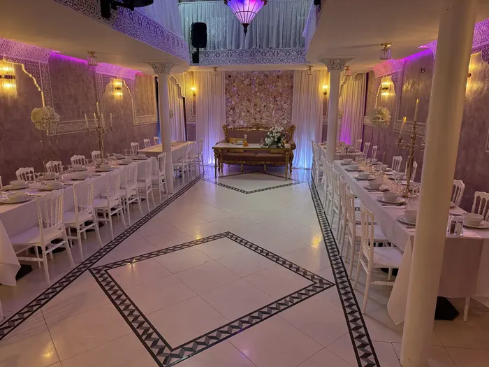 Configuration banquet de la salle principale
